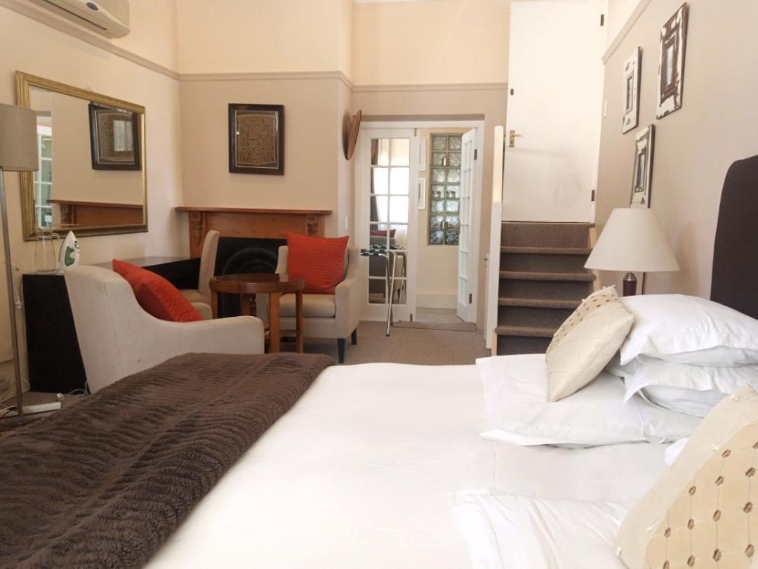ลิเบอร์ตี้ลอดจ์ Bed & Breakfast เคปทาวน์ ภายนอก รูปภาพ