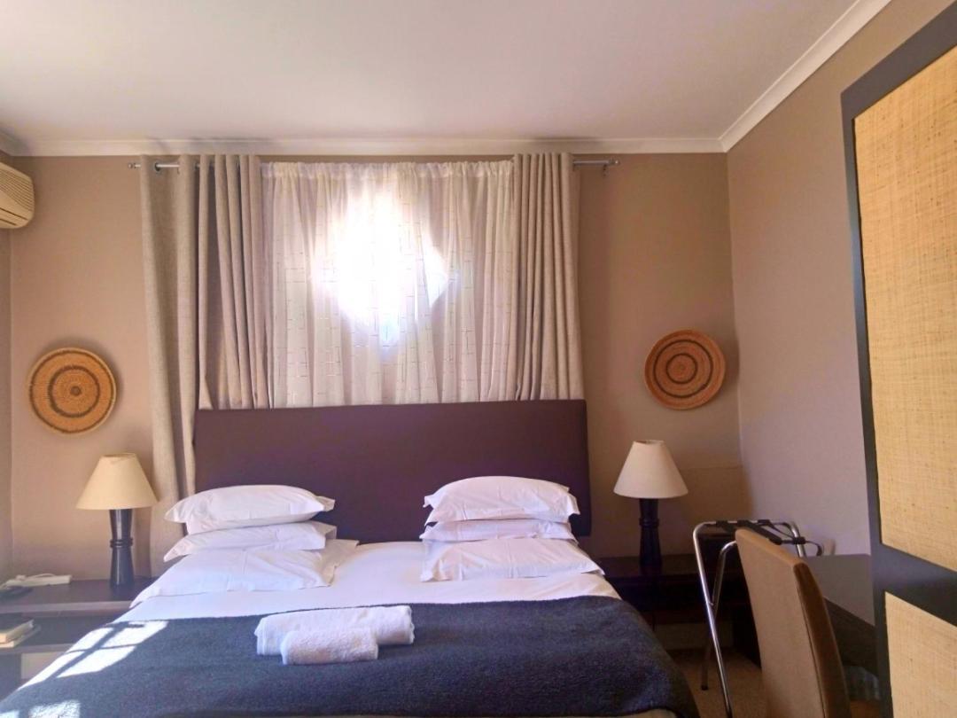 ลิเบอร์ตี้ลอดจ์ Bed & Breakfast เคปทาวน์ ภายนอก รูปภาพ