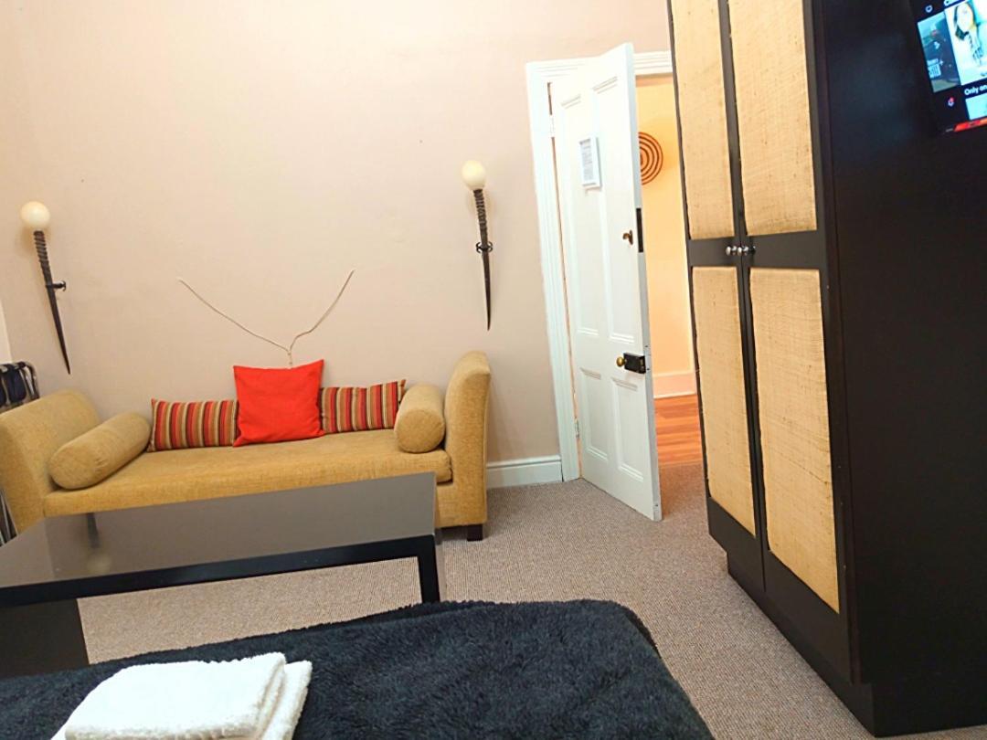 ลิเบอร์ตี้ลอดจ์ Bed & Breakfast เคปทาวน์ ภายนอก รูปภาพ