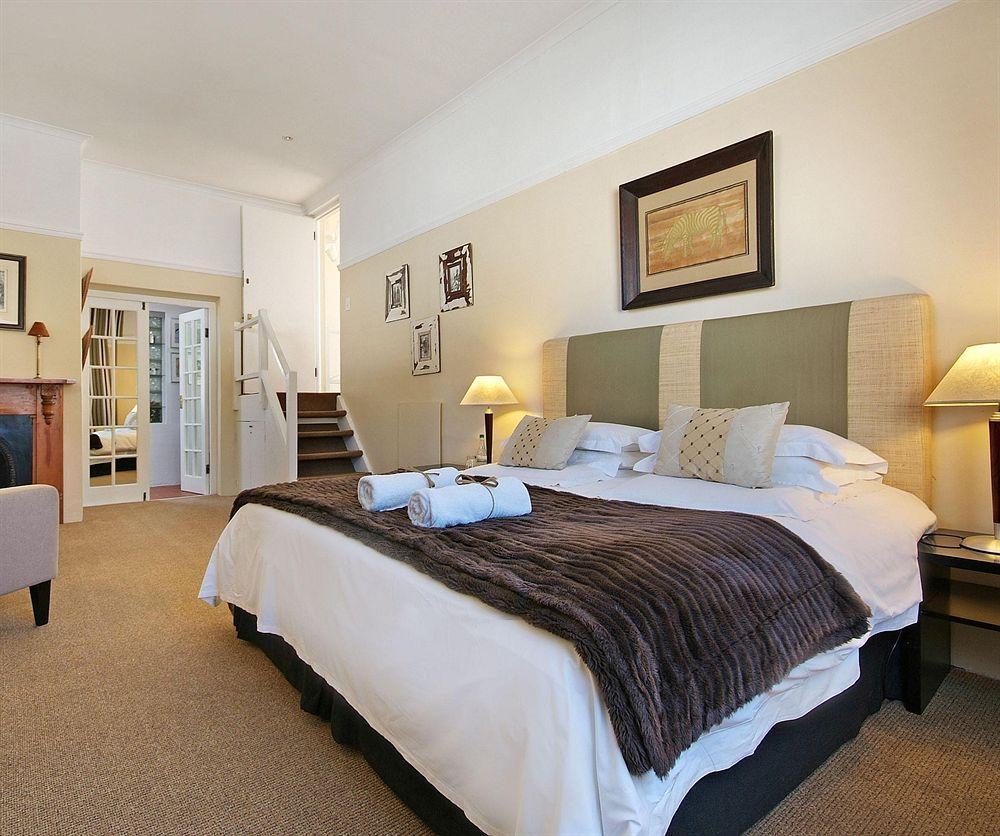 ลิเบอร์ตี้ลอดจ์ Bed & Breakfast เคปทาวน์ ภายนอก รูปภาพ