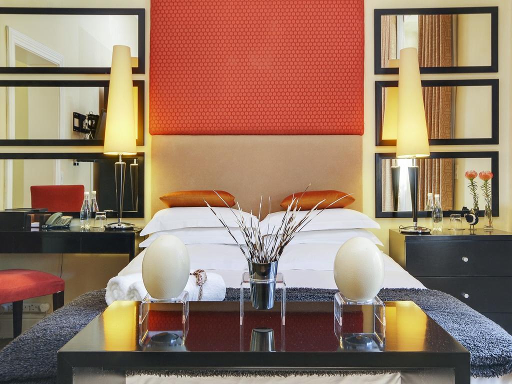 ลิเบอร์ตี้ลอดจ์ Bed & Breakfast เคปทาวน์ ภายนอก รูปภาพ